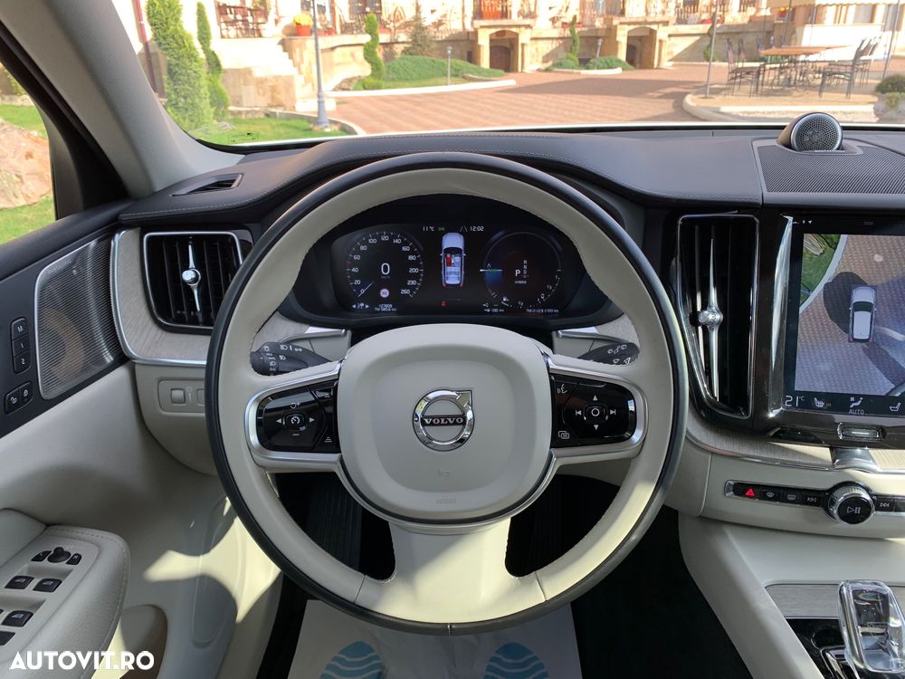 Volvo XC 60 T8 Twin Engine AWD Inscription - 22