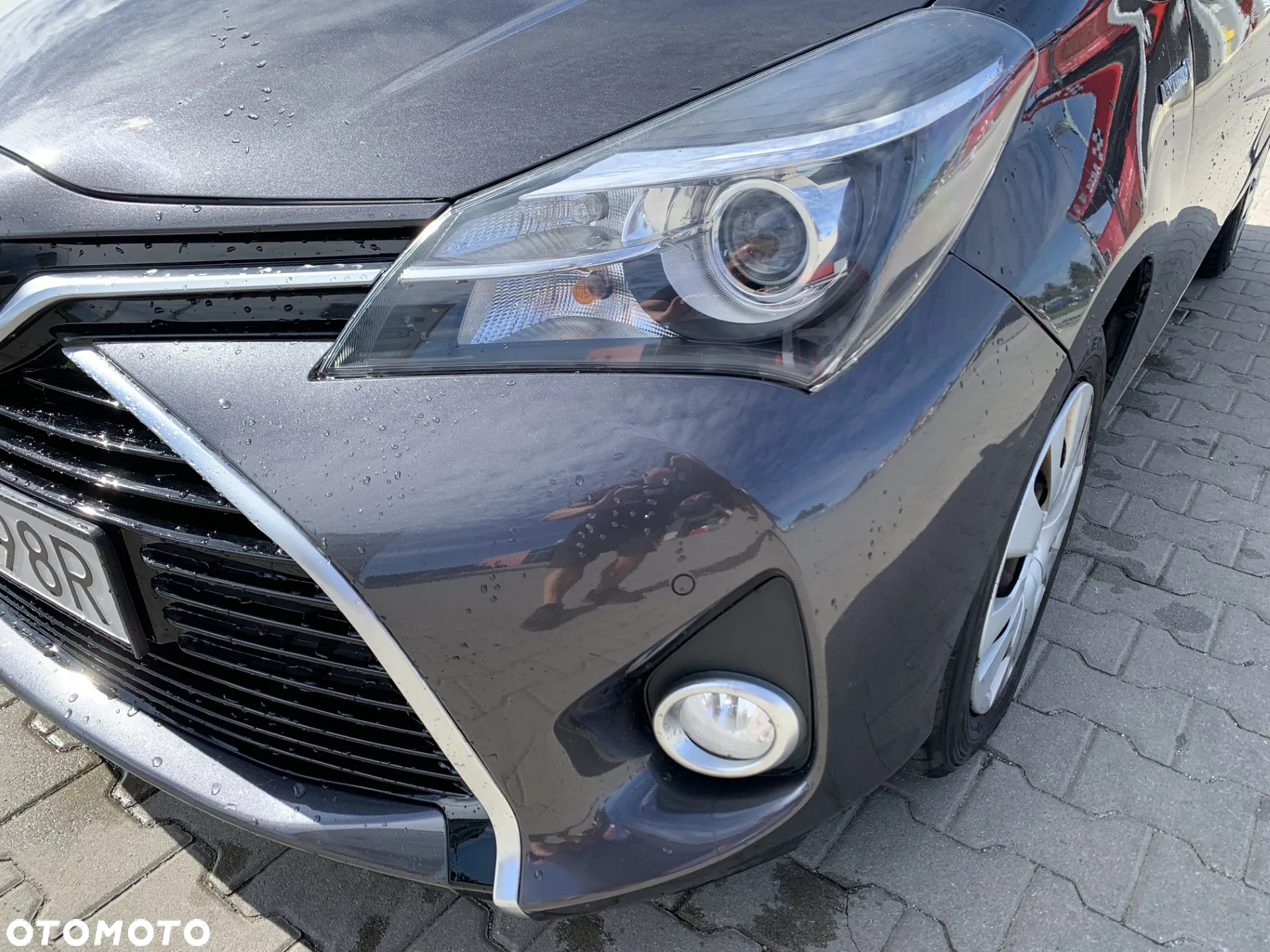 Toyota Yaris Hybrid 100 Active EU6 - 10