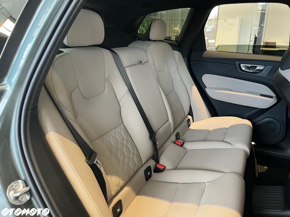 Volvo XC 60 B5 B AWD Ultra Bright - 7