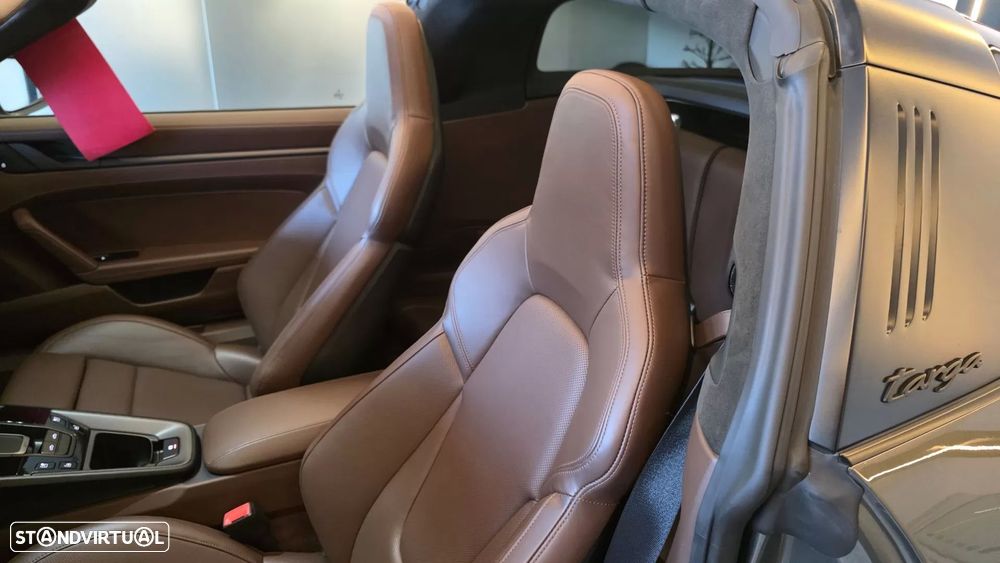 Porsche 911 (992) Targa 4 GTS PDK - 36