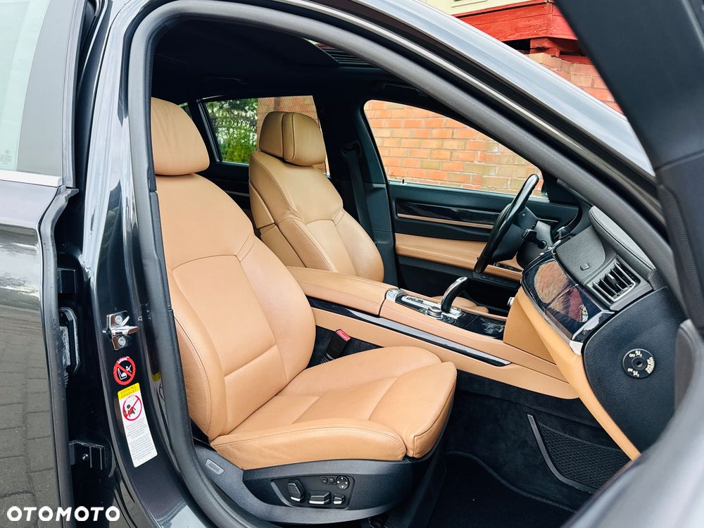 BMW Seria 7 740i - 10