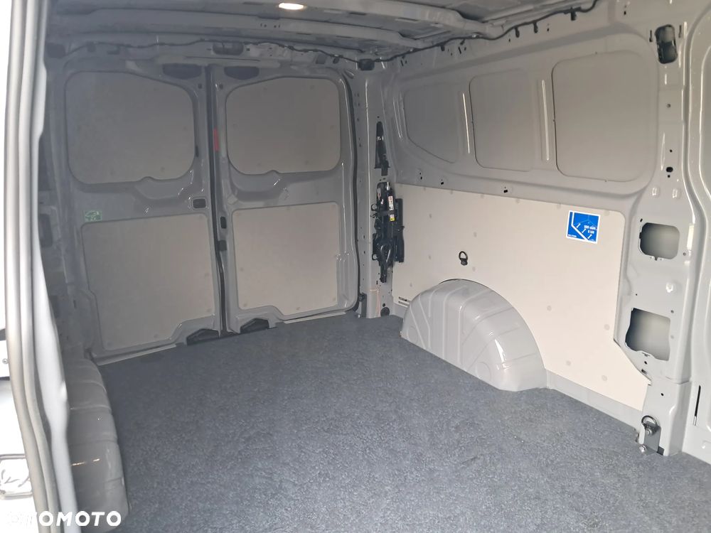 Volkswagen Transporter T7 - 9