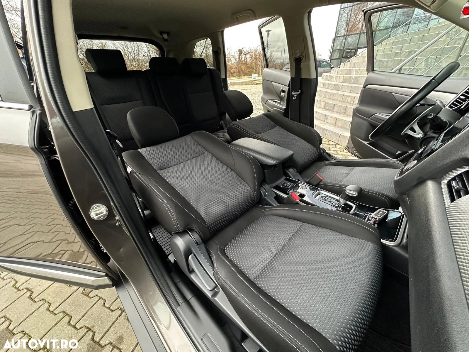 Mitsubishi Outlander 2.2 DI-D 4WD TC-SST Intense - 13