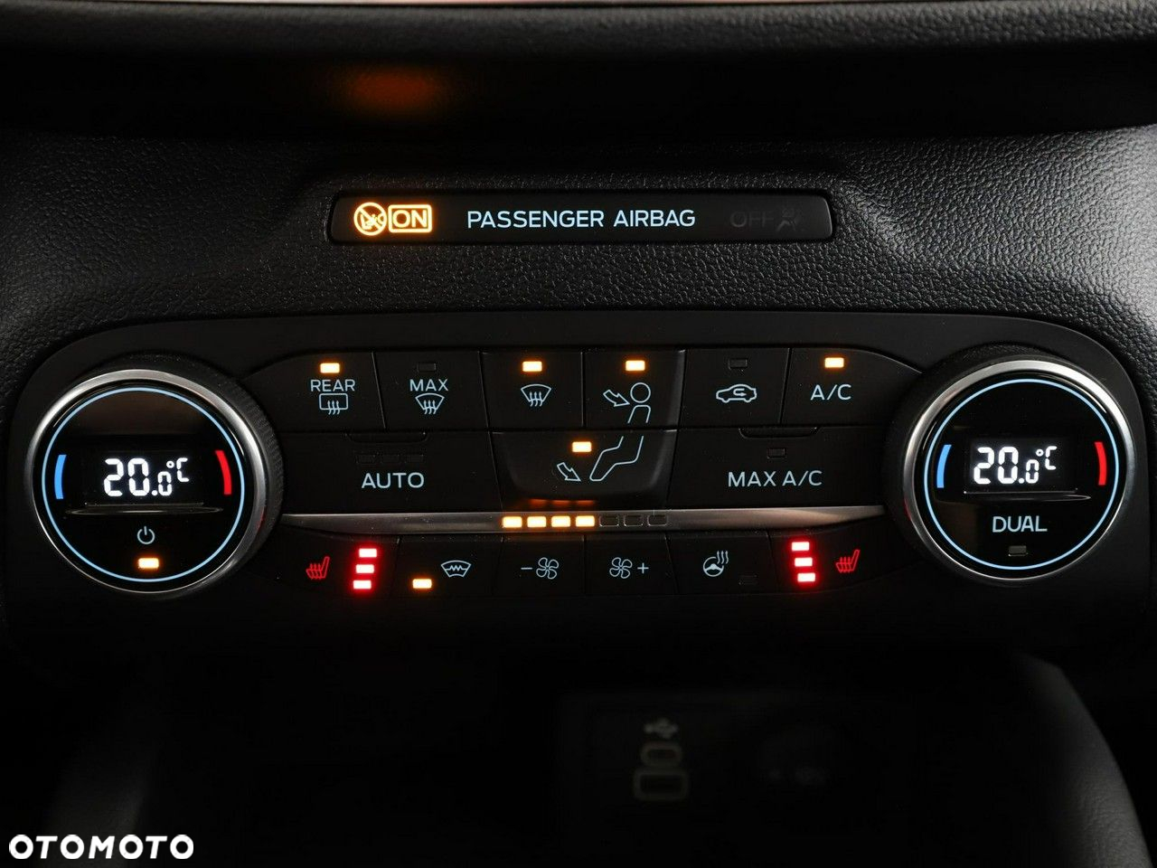 Ford Kuga 2.5 Duratec FHEV TITANIUM - 28