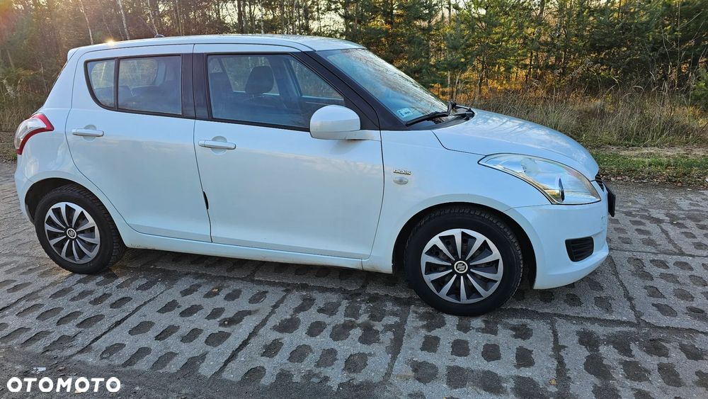 Suzuki Swift 1.3 DDiS Club - 5