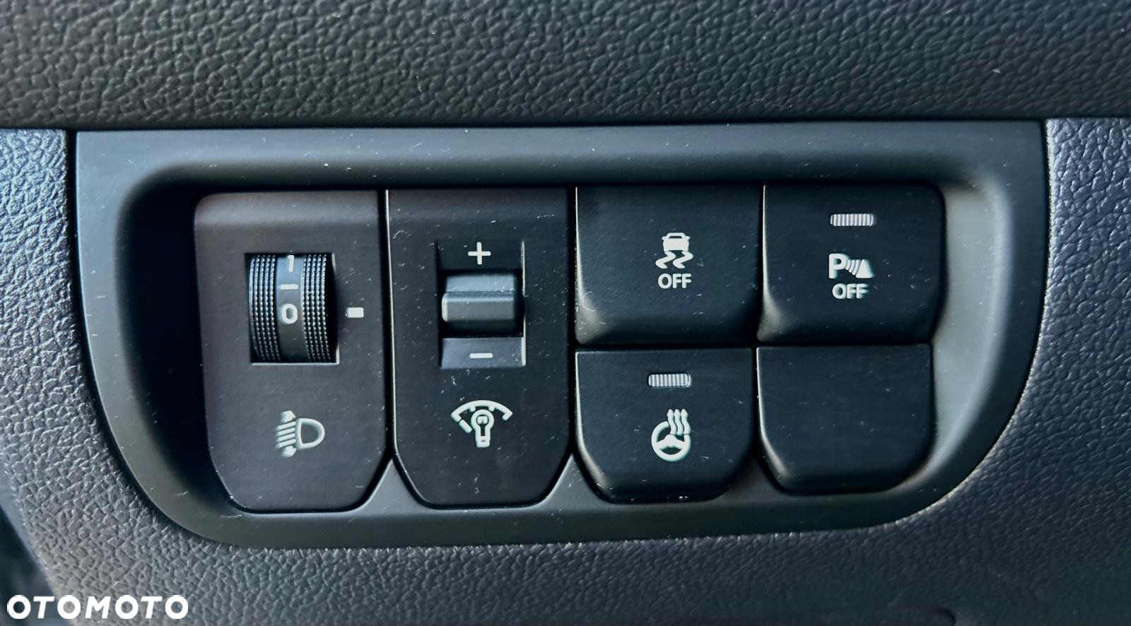 Kia Rio 1.4 L - 22