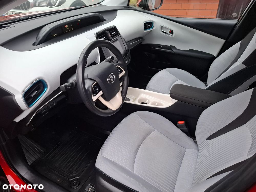 Toyota Prius Hybrid Executive - 16