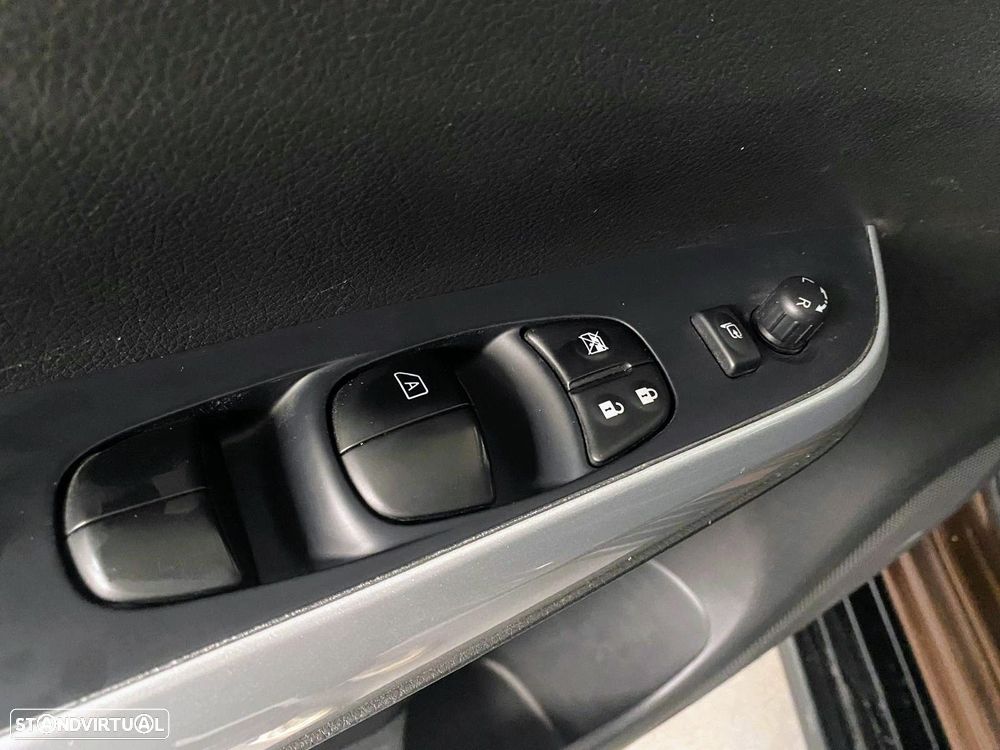 Nissan Navara 2.3 dCi CD 4WD N-Connecta - 13