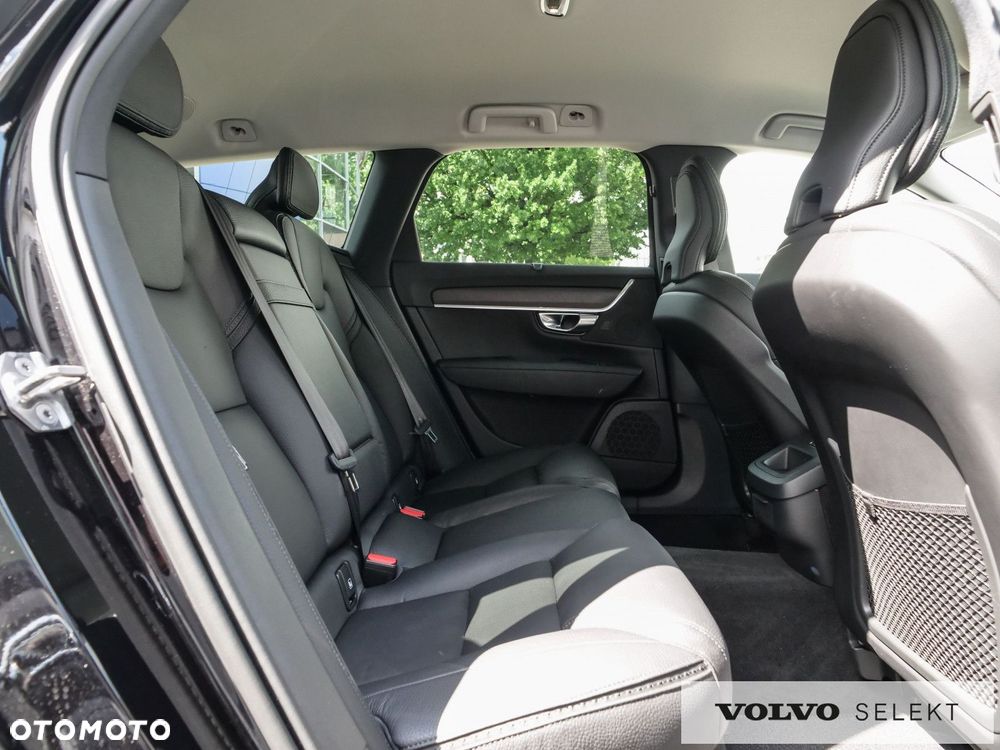 Volvo V90 Cross Country - 32