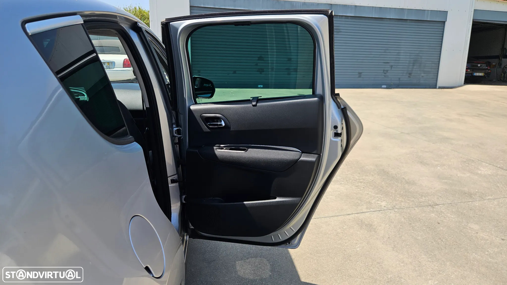 Peugeot 3008 1.6 HDi Executive CMP6 - 27