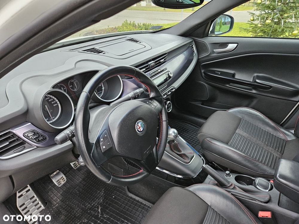 Alfa Romeo Giulietta 1.6 JTDM 16V Veloce - 11