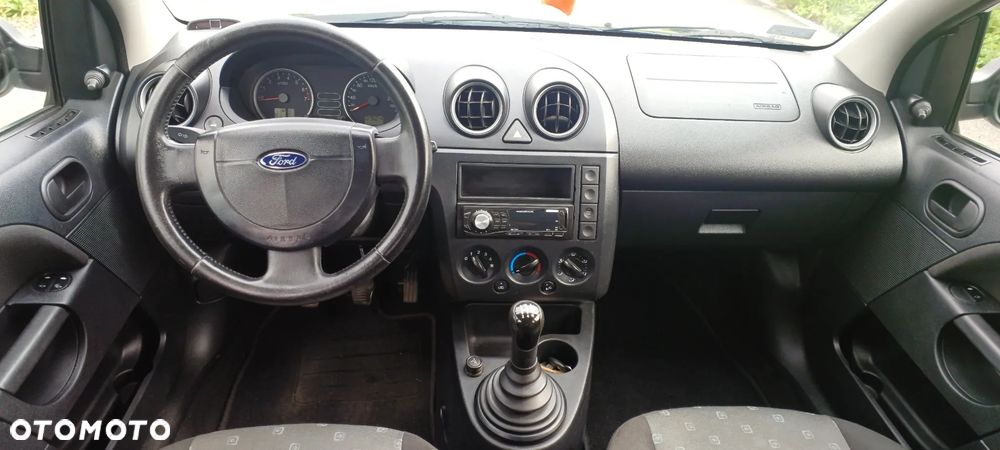 Ford Fiesta - 5
