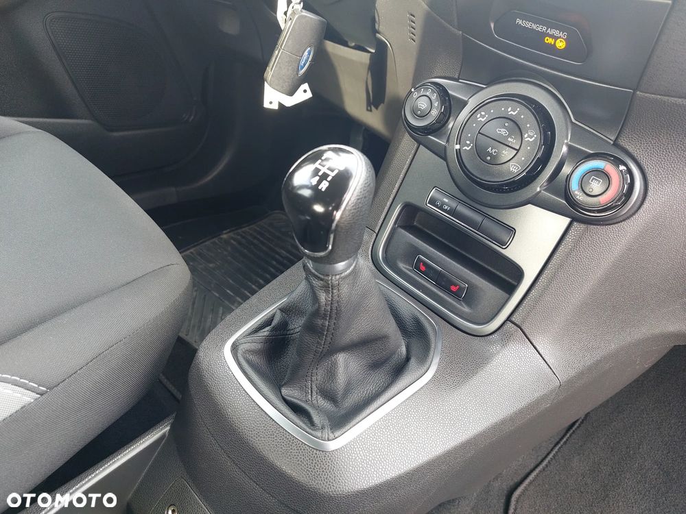 Ford Fiesta 1.0 EcoBoost Champions Edition - 25