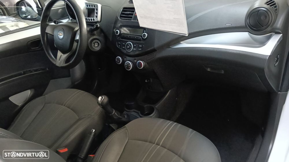 Chevrolet Spark 1.0 L Bi-Fuel - 27