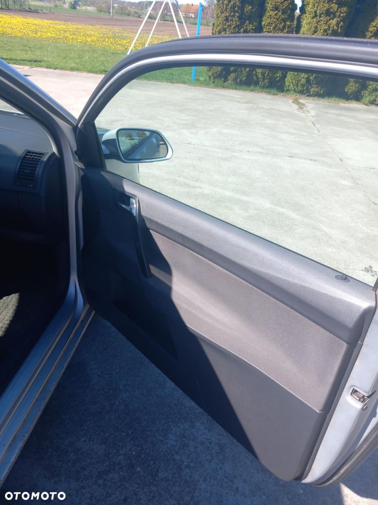 Volkswagen Polo 1.4 TDI Comfortline - 2