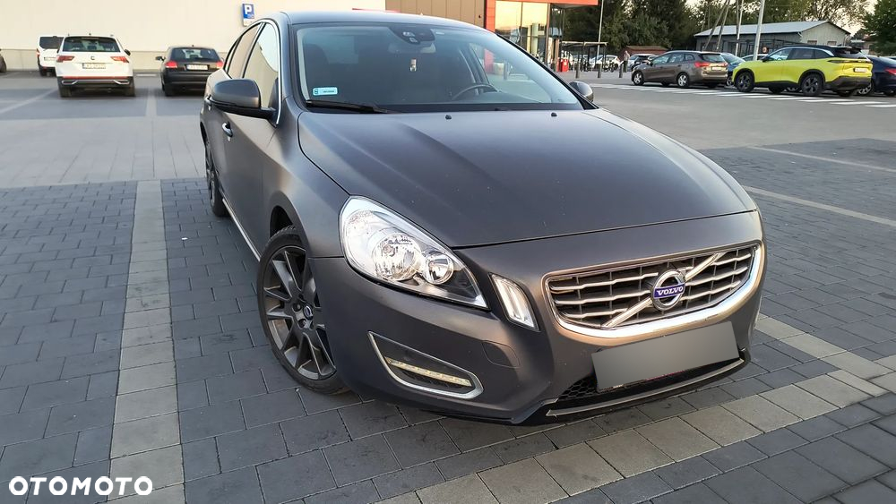 Volvo S60 2.0T Powershift Kinetic - 3