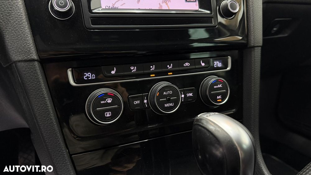 Volkswagen Golf - 20