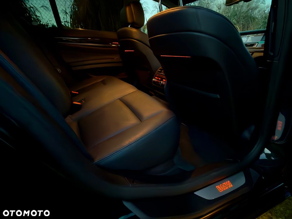 BMW Seria 7 - 15