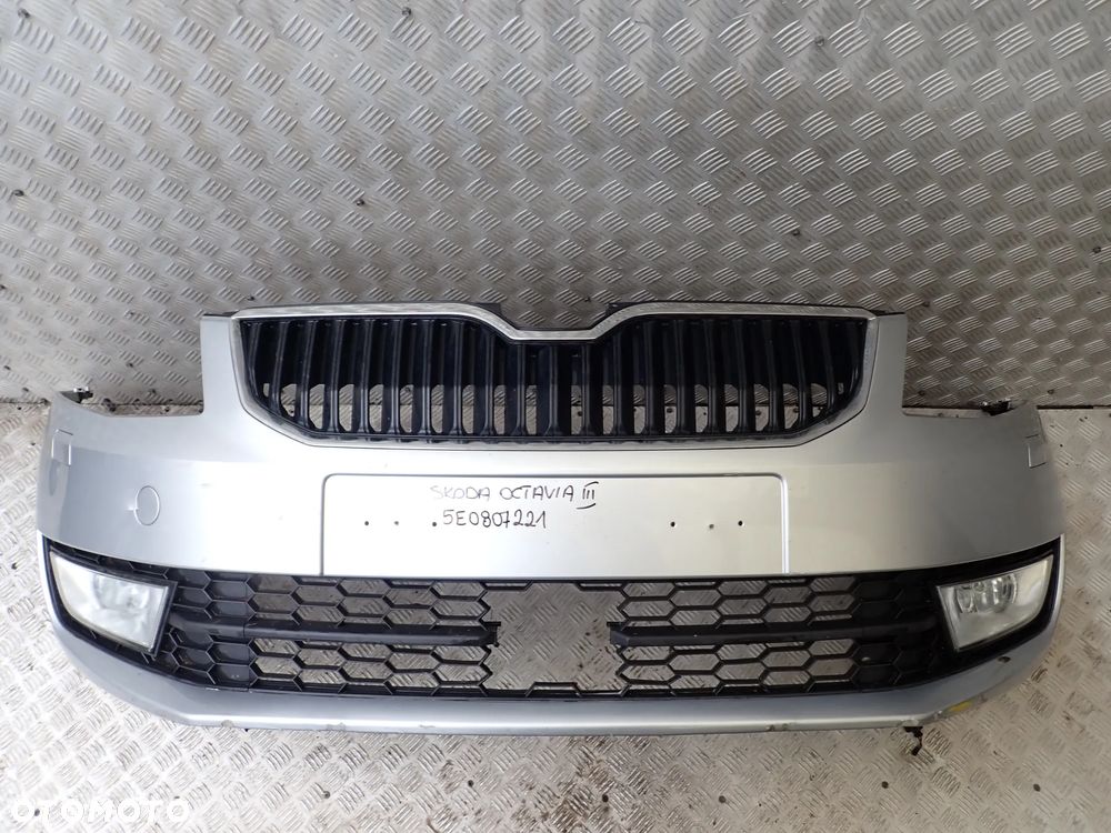 SKODA OCTAVIA III SEDAN KOD LAKIERU LA7W - ZDERZAK PRZÓD +MASKA +BŁOTNIK LEWY / PRAWY -  DRZWI LEWY /PRAWY PRZÓD /TYŁ - ZDERZAK TYŁ - 3