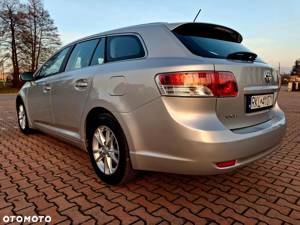 Toyota Avensis 1.8 Executive - 10