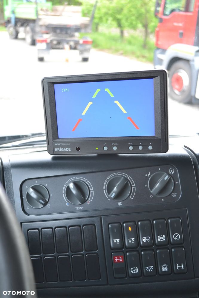 MAN TGM 26.290 TYLKO 263 tys. km TRZECIA OŚ SKRĘTNA POMOC DROGOWA SPECJALNY - 13