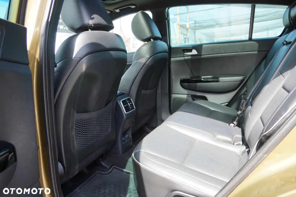 Kia Sportage 2,0 CRDI AWD GT Line - 32