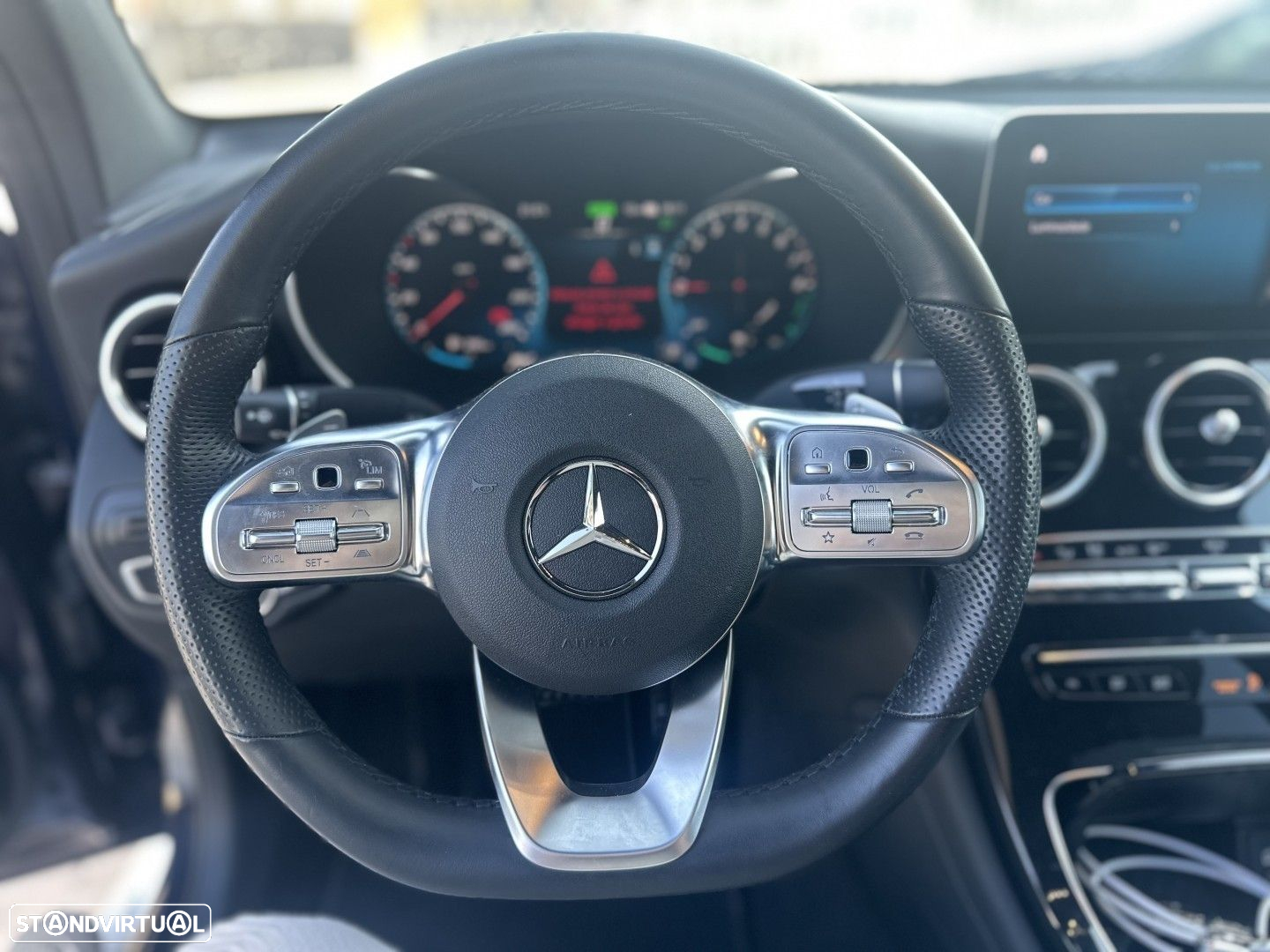 Mercedes-Benz GLC 300 e 4Matic 9G-TRONIC AMG Line - 13