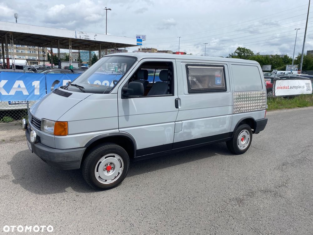 Volkswagen Caravelle - 26