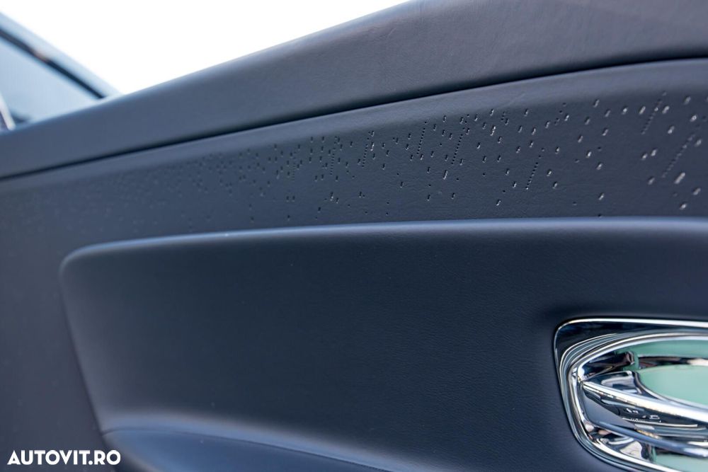 Rolls-Royce Spectre - 17