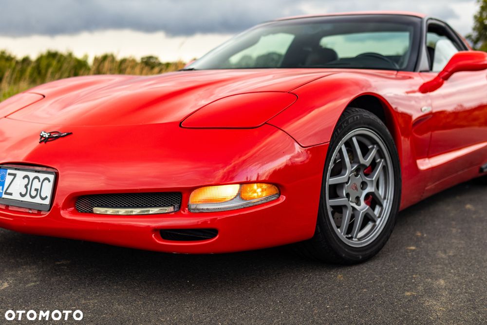 Chevrolet Corvette - 11