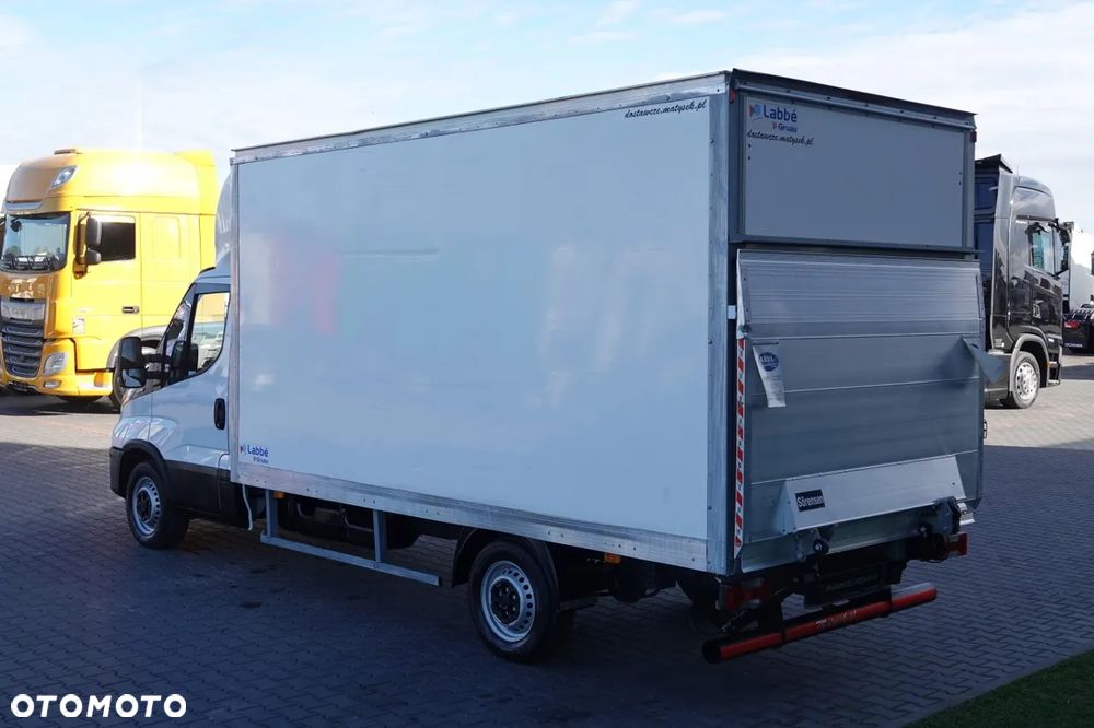 Iveco DAILY 35-160 / 3.0 D / KONTENER 4,3 M / WINDA 750 kg  / BLIŹNIAK   DMC: 3500 KG /  2021 / SPROWADZONY - 6