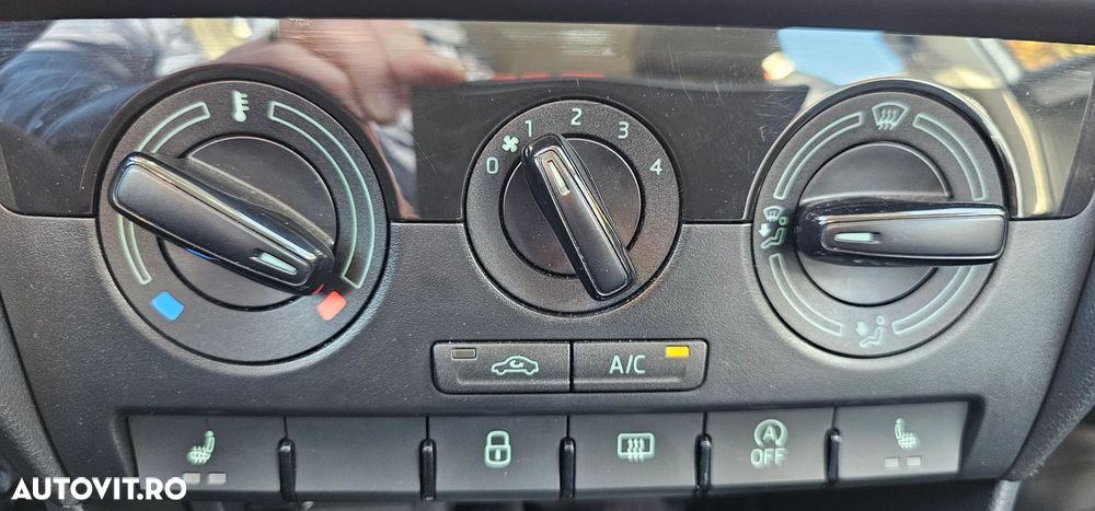 Skoda RAPID 1.0 TSI Ambition - 10