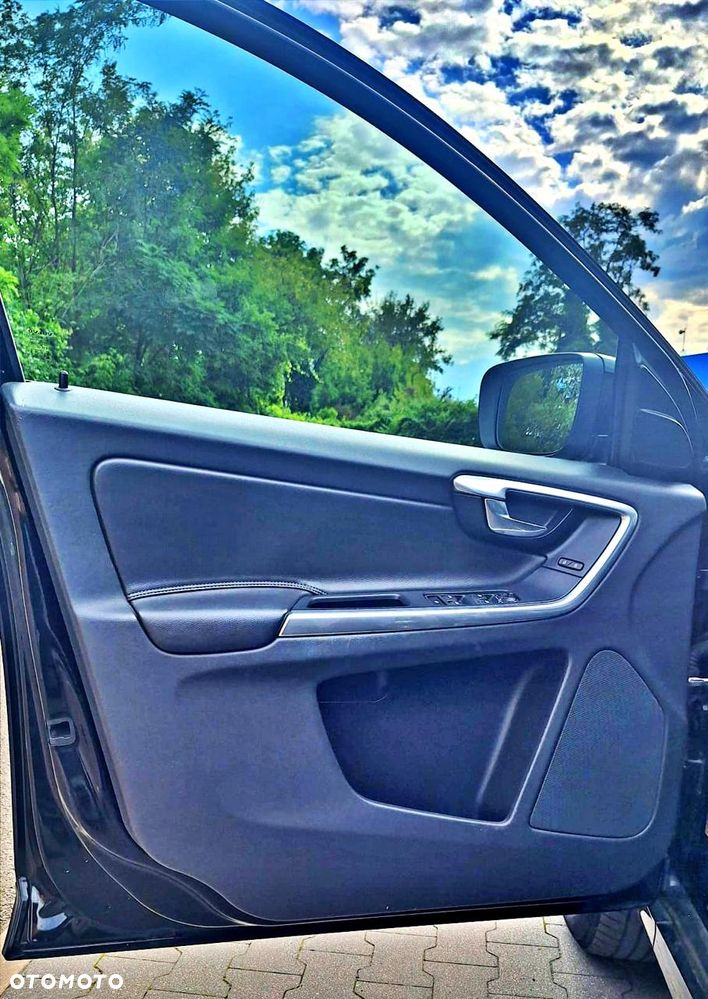 Volvo XC 60 D4 Geartronic Momentum - 9