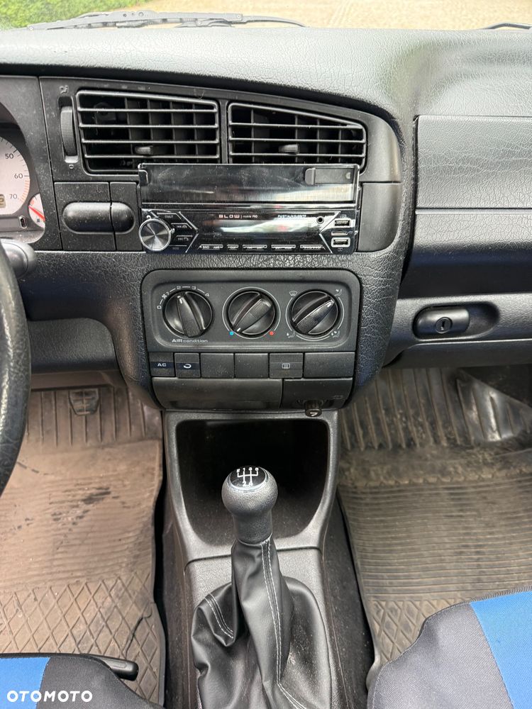 Volkswagen Golf 1.8 GL - 8