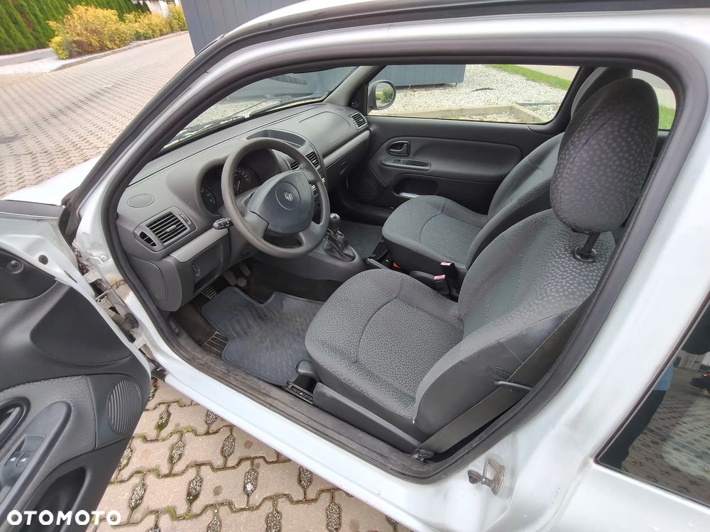 Renault Clio 1.2 16V Expression - 8