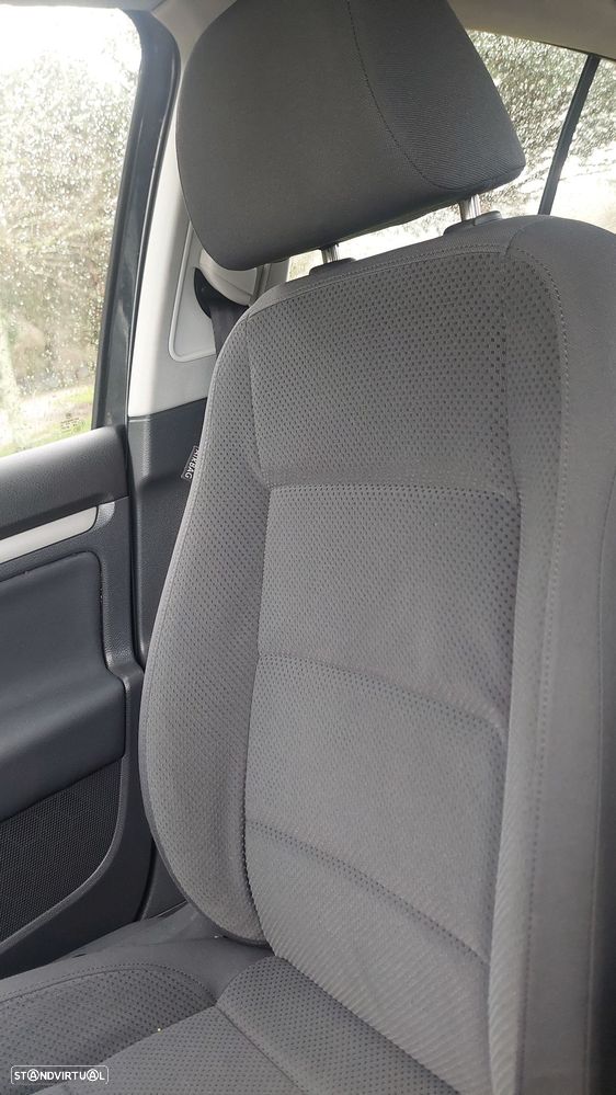 VW Golf 1.9 TDi BlueM. Confortline - 18