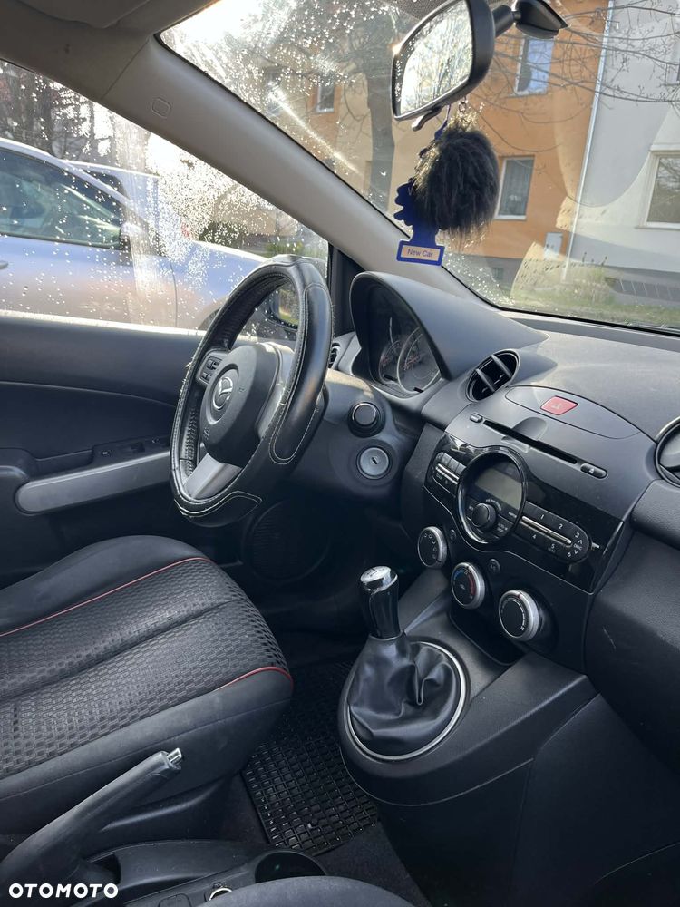 Mazda 2 - 16