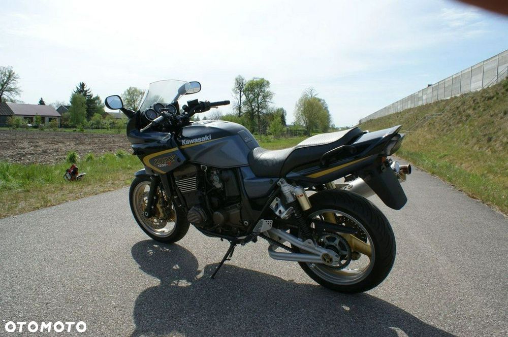 Kawasaki ZRX - 7