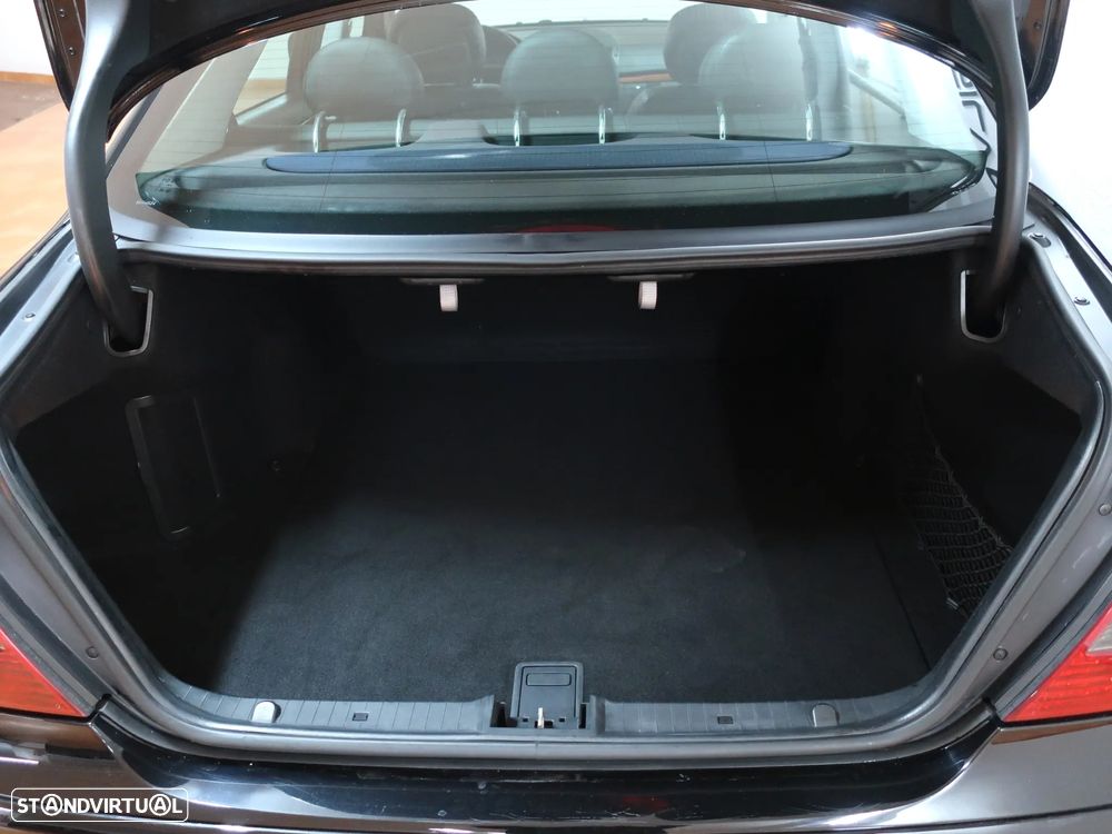 Mercedes-Benz E 200 CDi Classic - 11