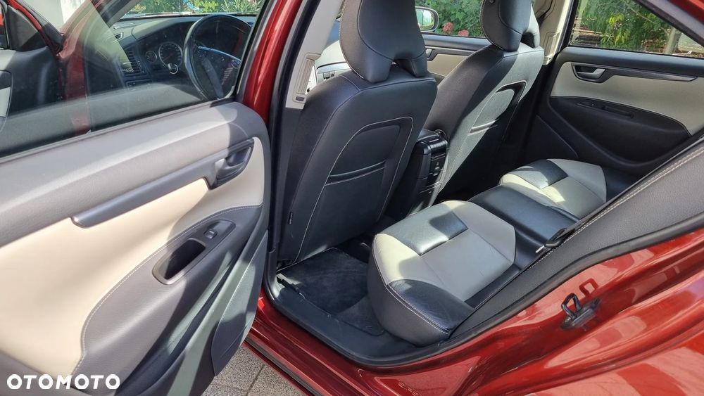 Volvo S60 D5 Summum - 8