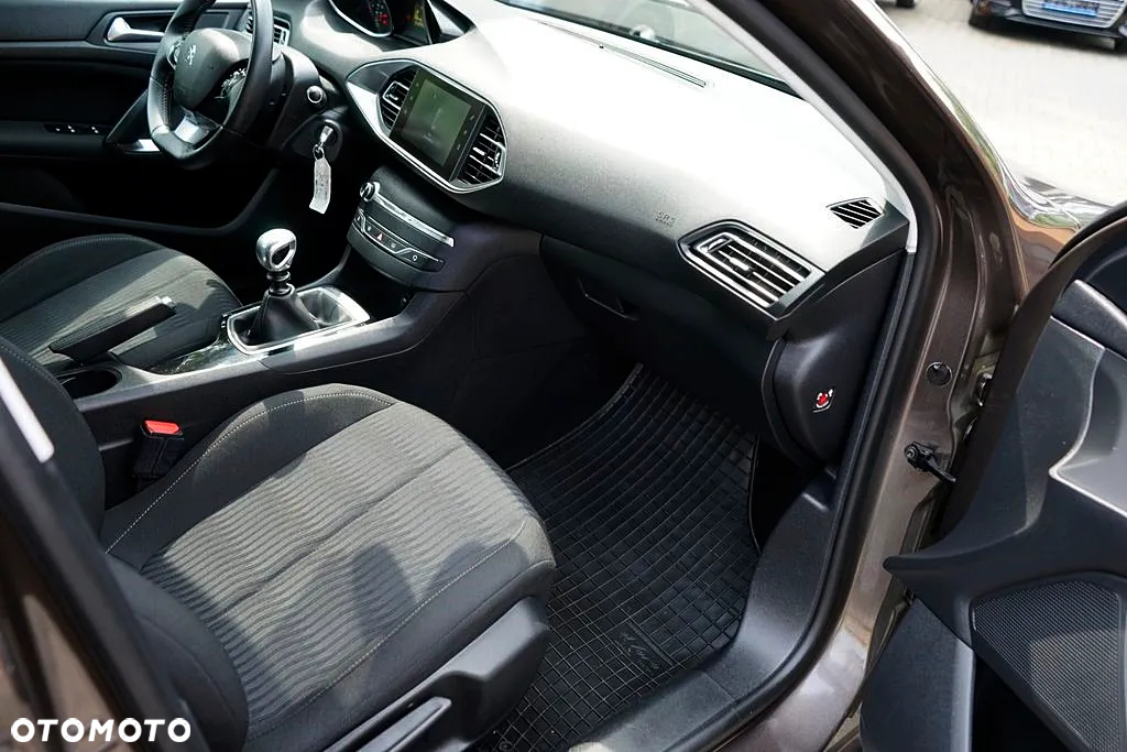 Peugeot 308 - 13