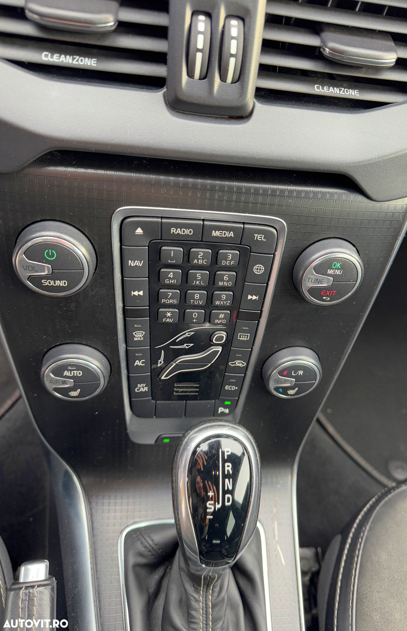 Volvo V40 D3 Geartronic R Design - 12