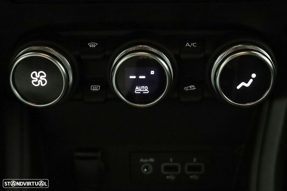 Renault Captur 1.0 TCe Techno Bi-Fuel - 13