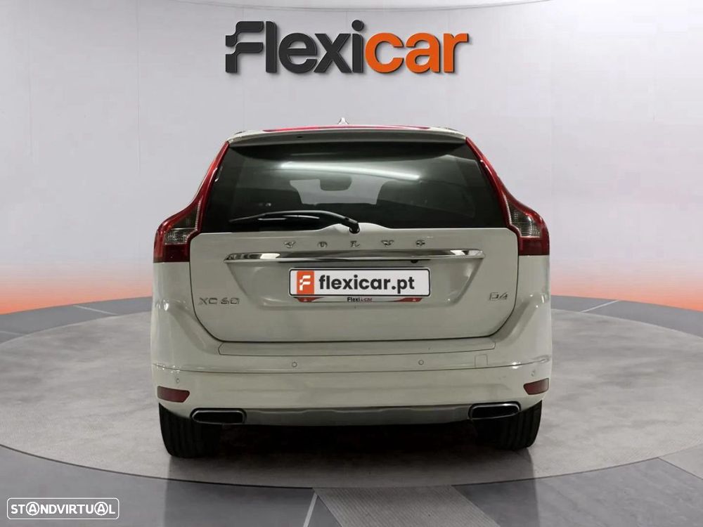 Volvo XC 60 2.0 D4 Momentum Plus Geartronic - 5