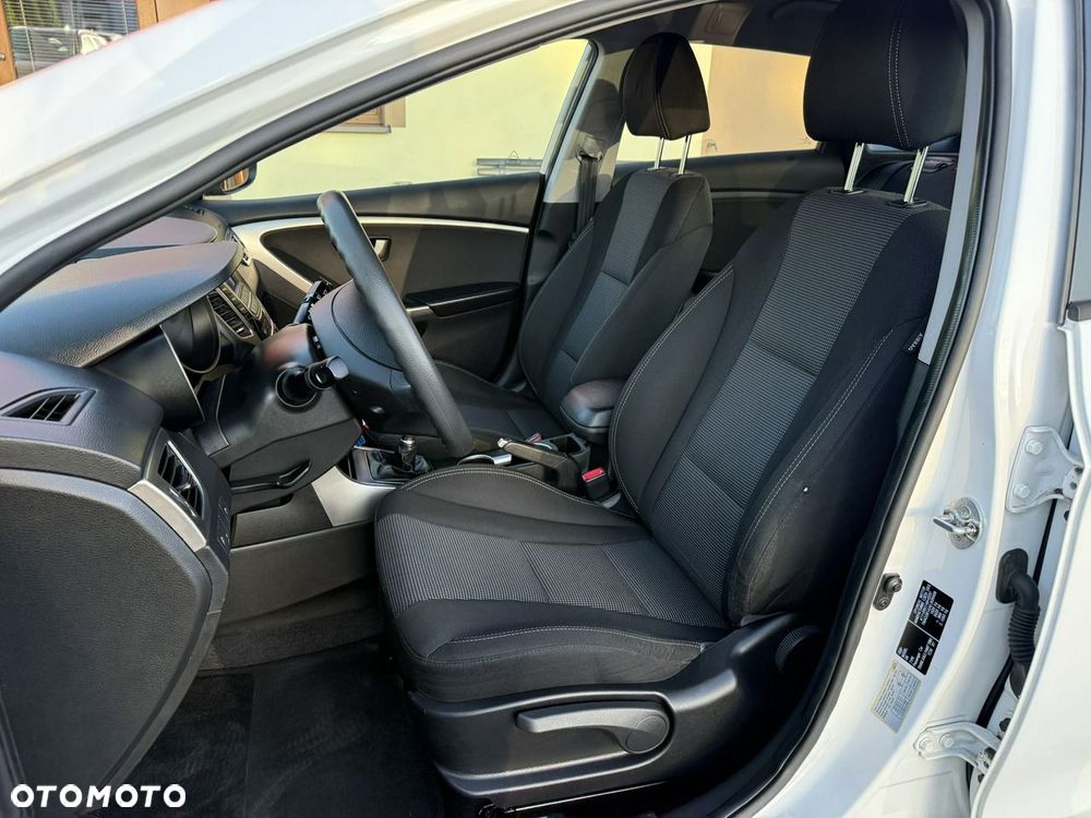 Hyundai i30 1.4 Classic + - 18