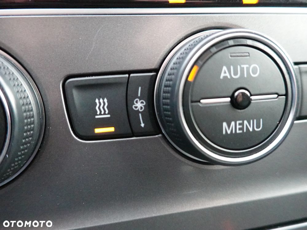 Volkswagen Golf 1.4 TSI BlueMotion Technology Lounge - 25