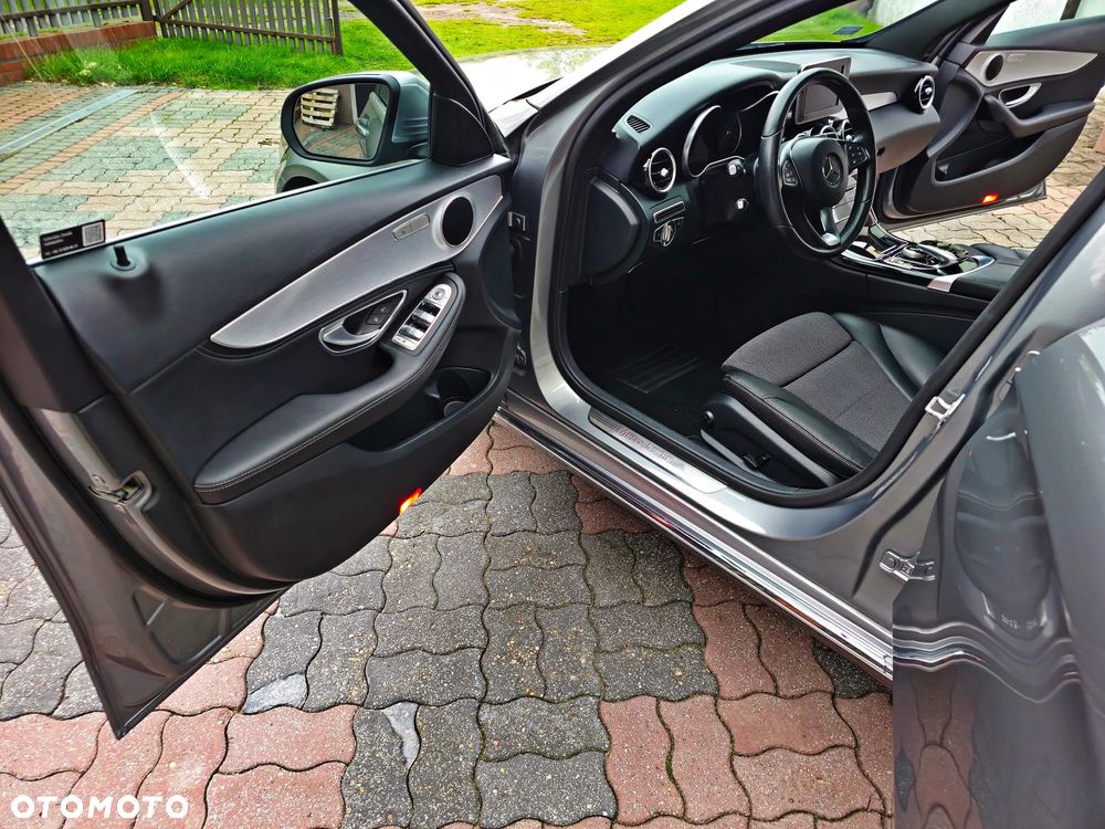 Mercedes-Benz Klasa C 180 T Kompressor Automatik BlueEFFICIENCY Avantgarde - 29