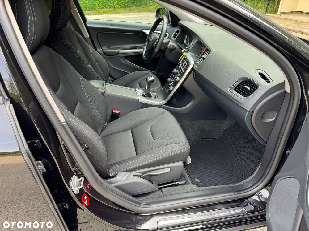 Volvo V40 D2 Kinetic - 23