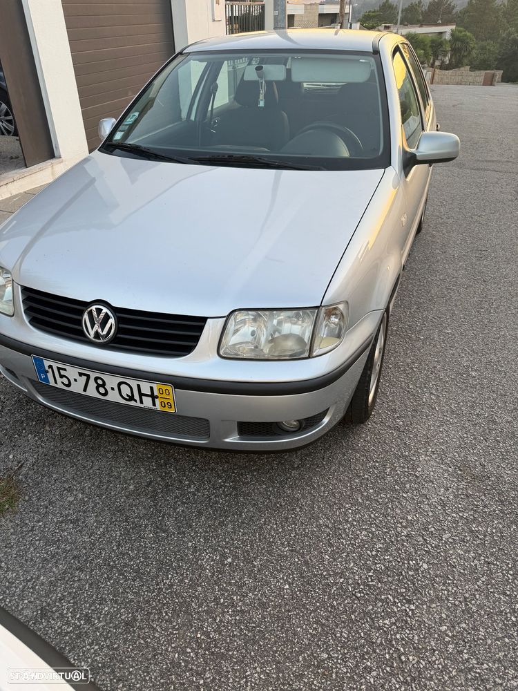 VW Polo 1.0 Confortline - 2