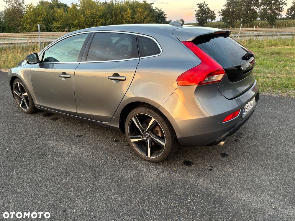 Volvo V40 D4 Drive-E R-Design Kinetic - 4